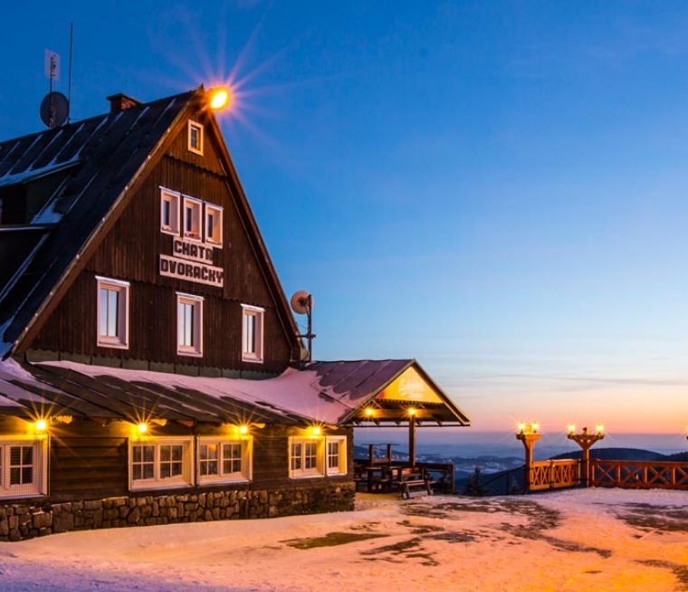 Oblíbená křižovatka turistických tras Štumpovka - Dvoračky